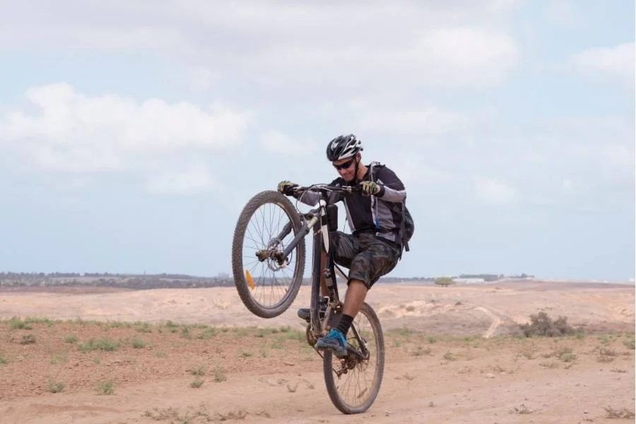 how to do a wheelie on a bike